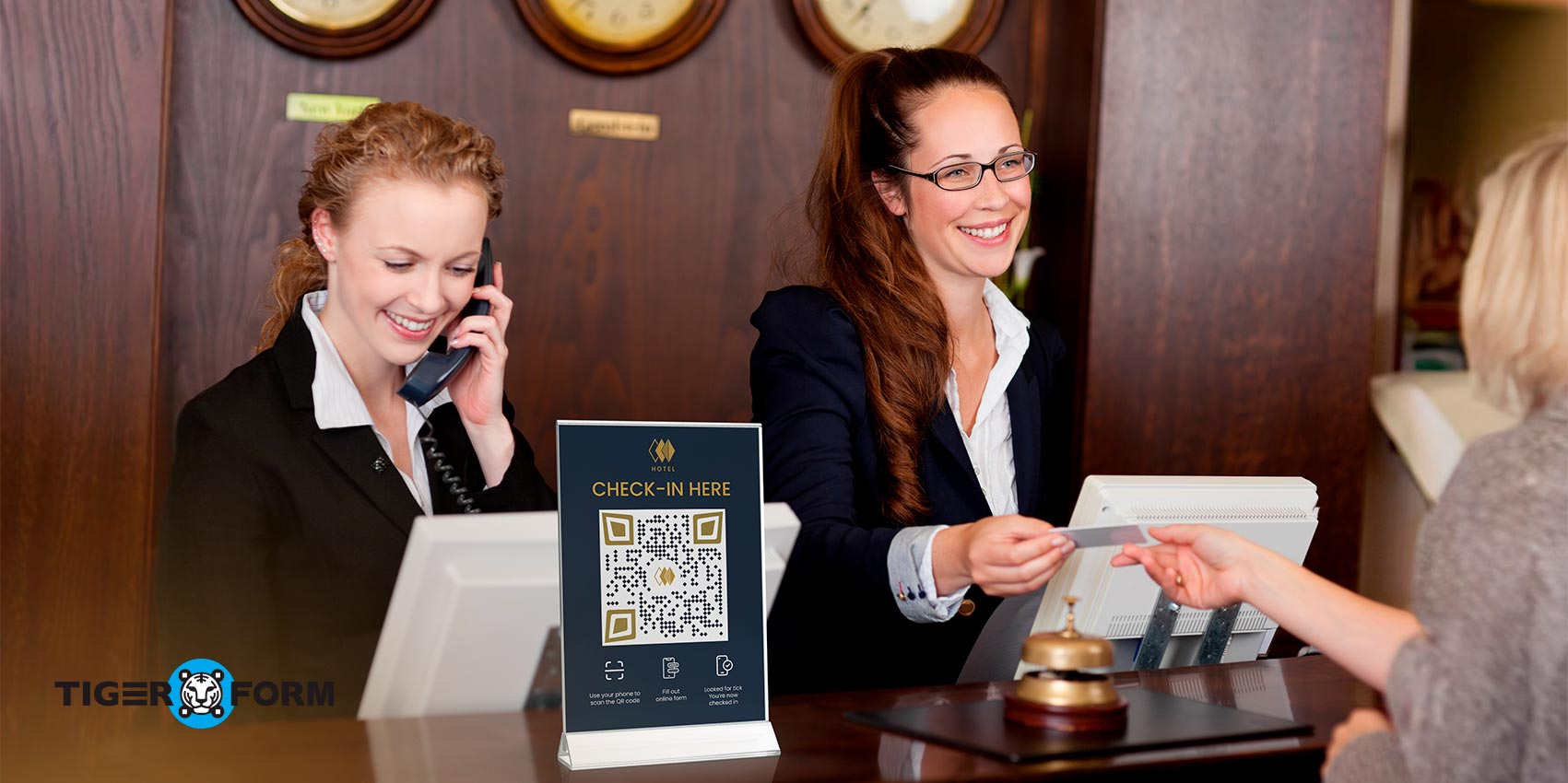 Form QR code poster